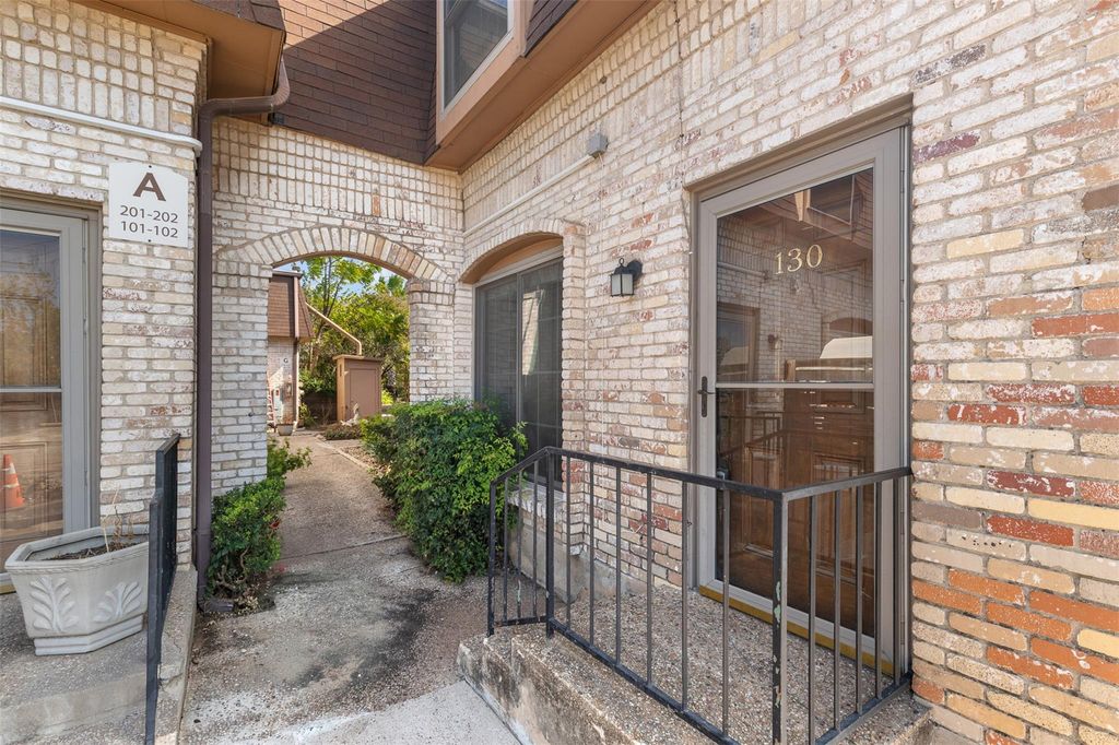 Photo for 7801 Shoal Creek BLVD #130, Austin, TX 78757 (MLS # 3547293)