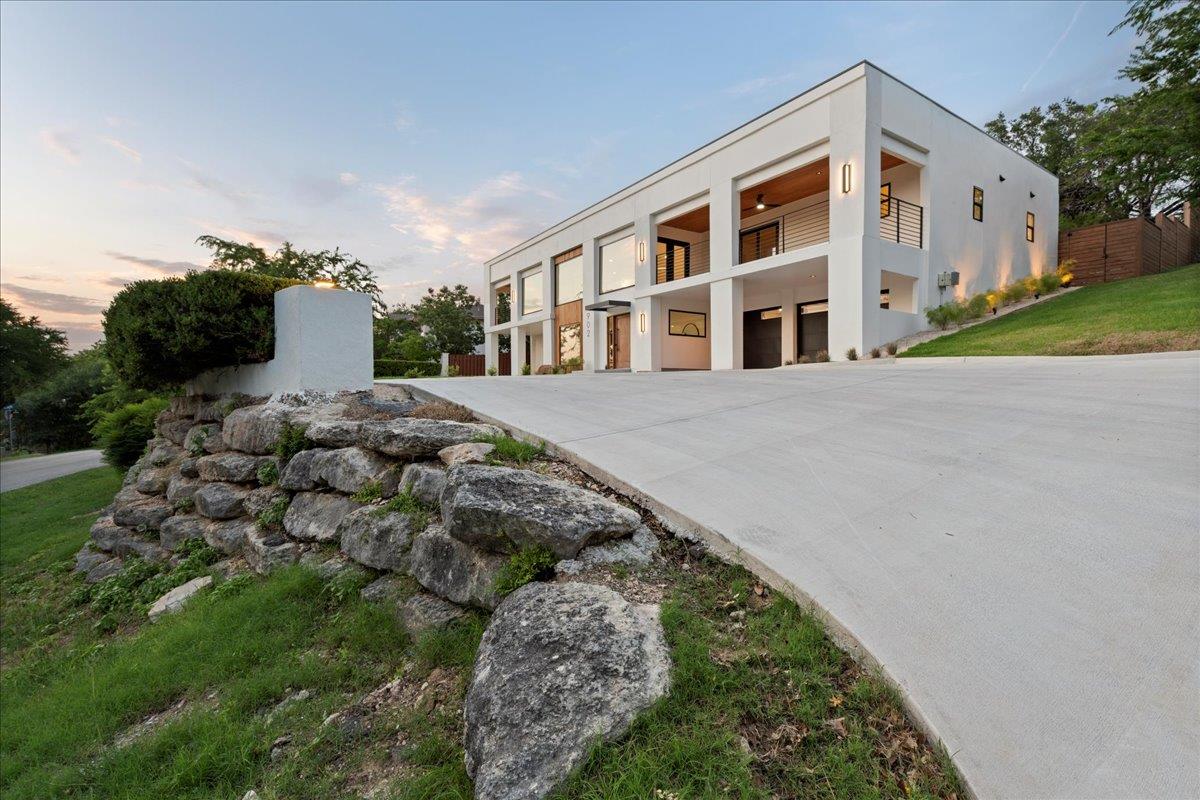 902 Challenger ST