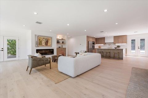 Tiny photo for 902 Challenger ST, Lakeway, TX 78734 (MLS # 8924918)