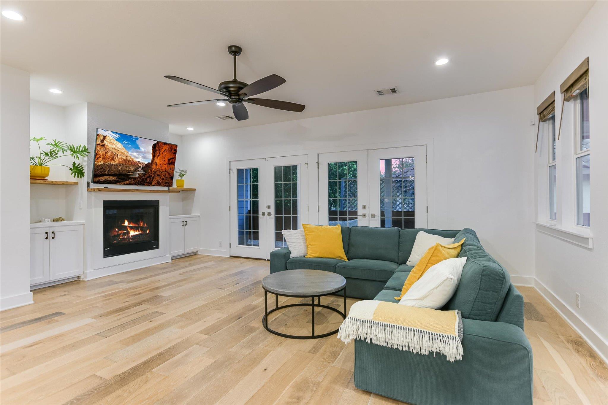 Austin, Texas 78734, United States, 4 Bedrooms Bedrooms, ,4 BathroomsBathrooms,Residential,Active,169825