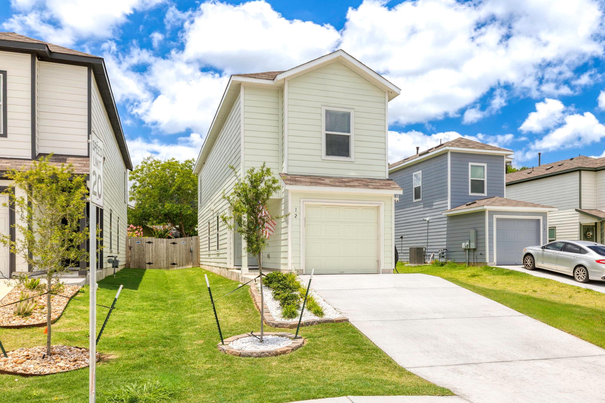 12 Trinity CIR