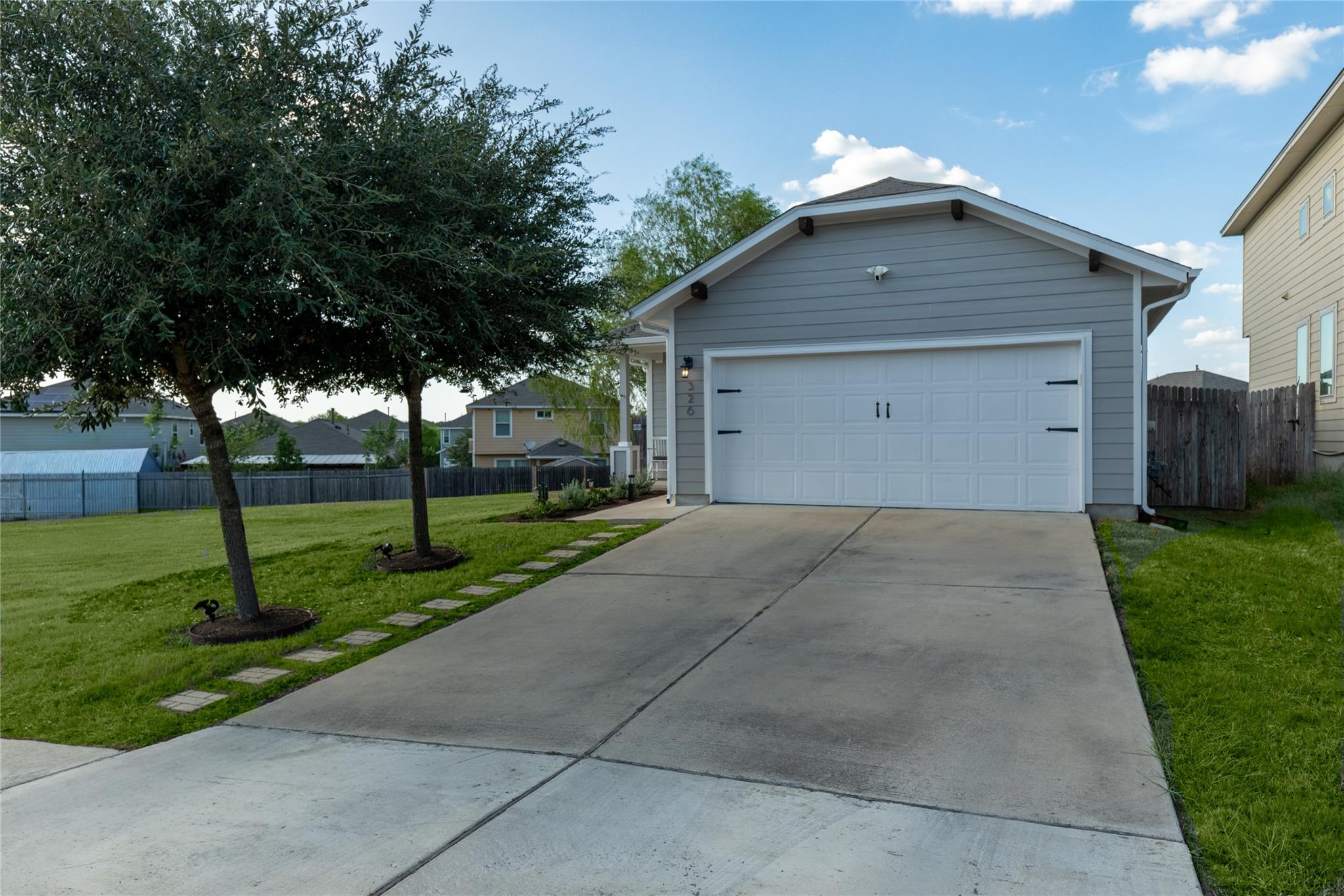 326 Pearl WAY