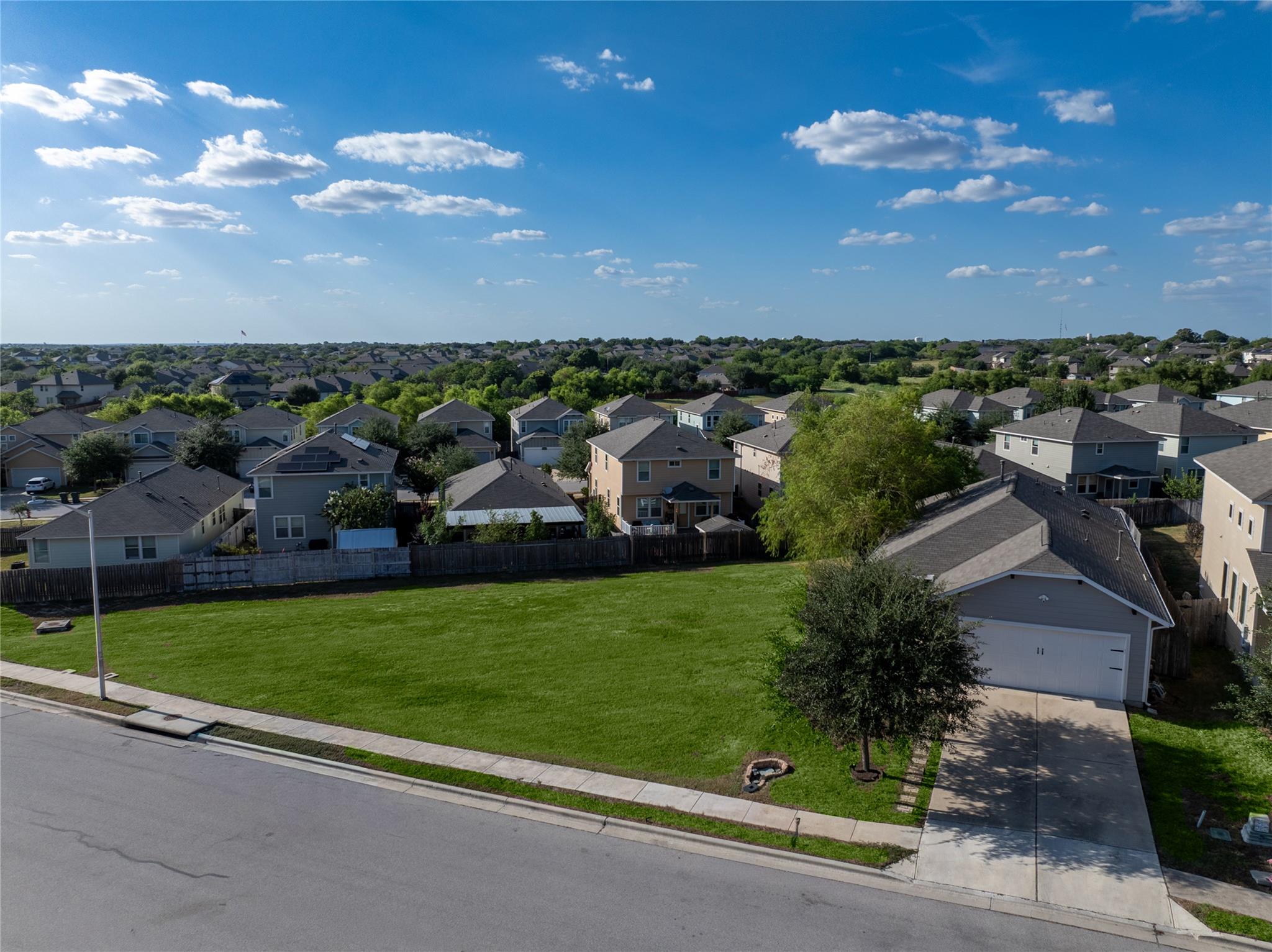 326 Pearl WAY