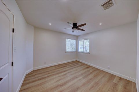Tiny photo for 11112 #B Parkfield DR, Austin, TX 78758 (MLS # 6672471)