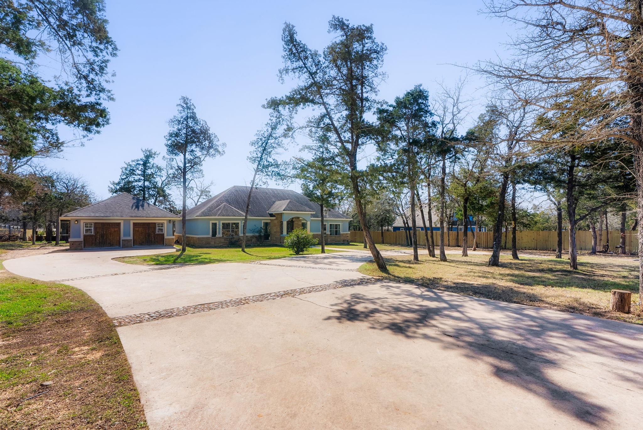 Photo 1 of 28 — 147 Lantana DR, Cedar Creek, TX 78612