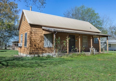 Photo of 809 N Main ST, Lexington, TX 78947 (MLS # 8586473)