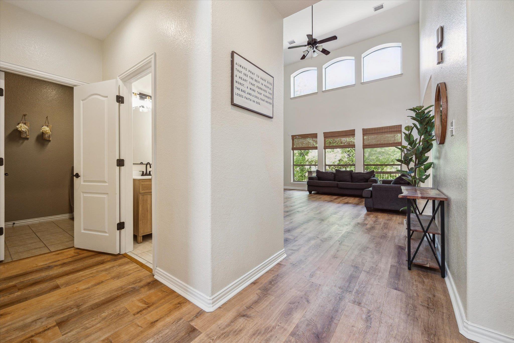 12907 Gordons Haven