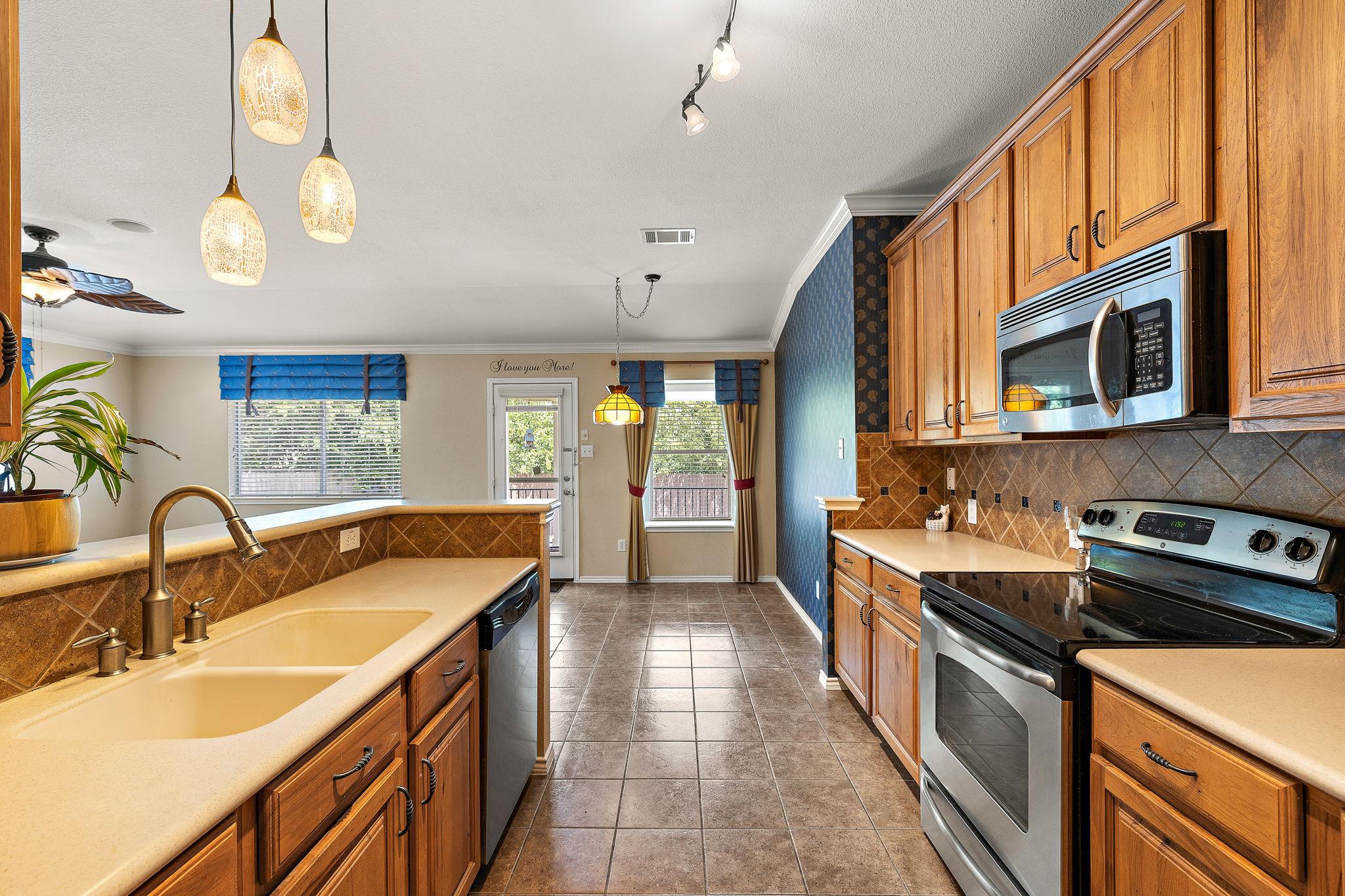 1105 SOUTH BROOK DR