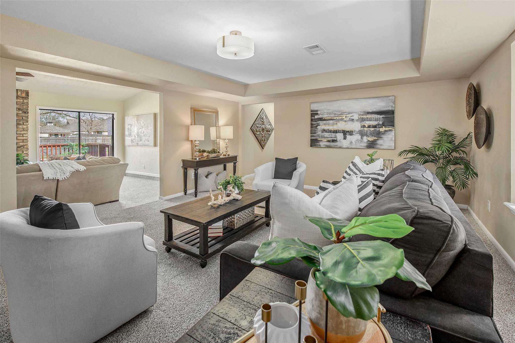 2367 W Briargate DR