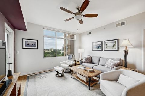 54 Rainey ST 814 Austin TX 78701