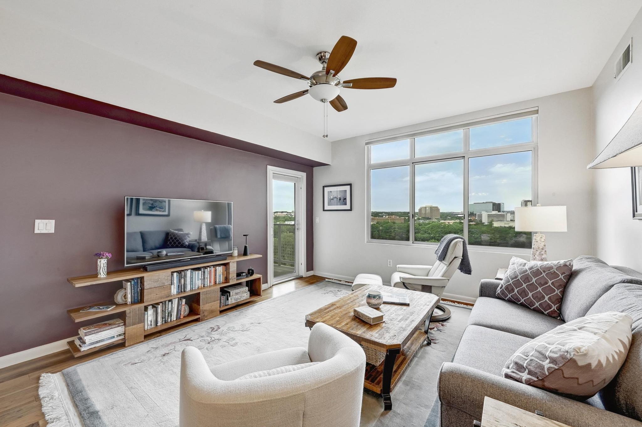 54 Rainey ST 814