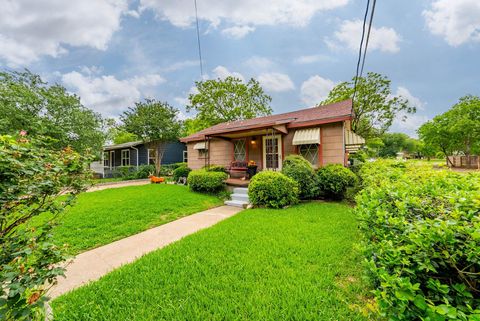 Tiny photo for 8409 Bowling Green DR, Austin, TX 78757 (MLS # 4571738)
