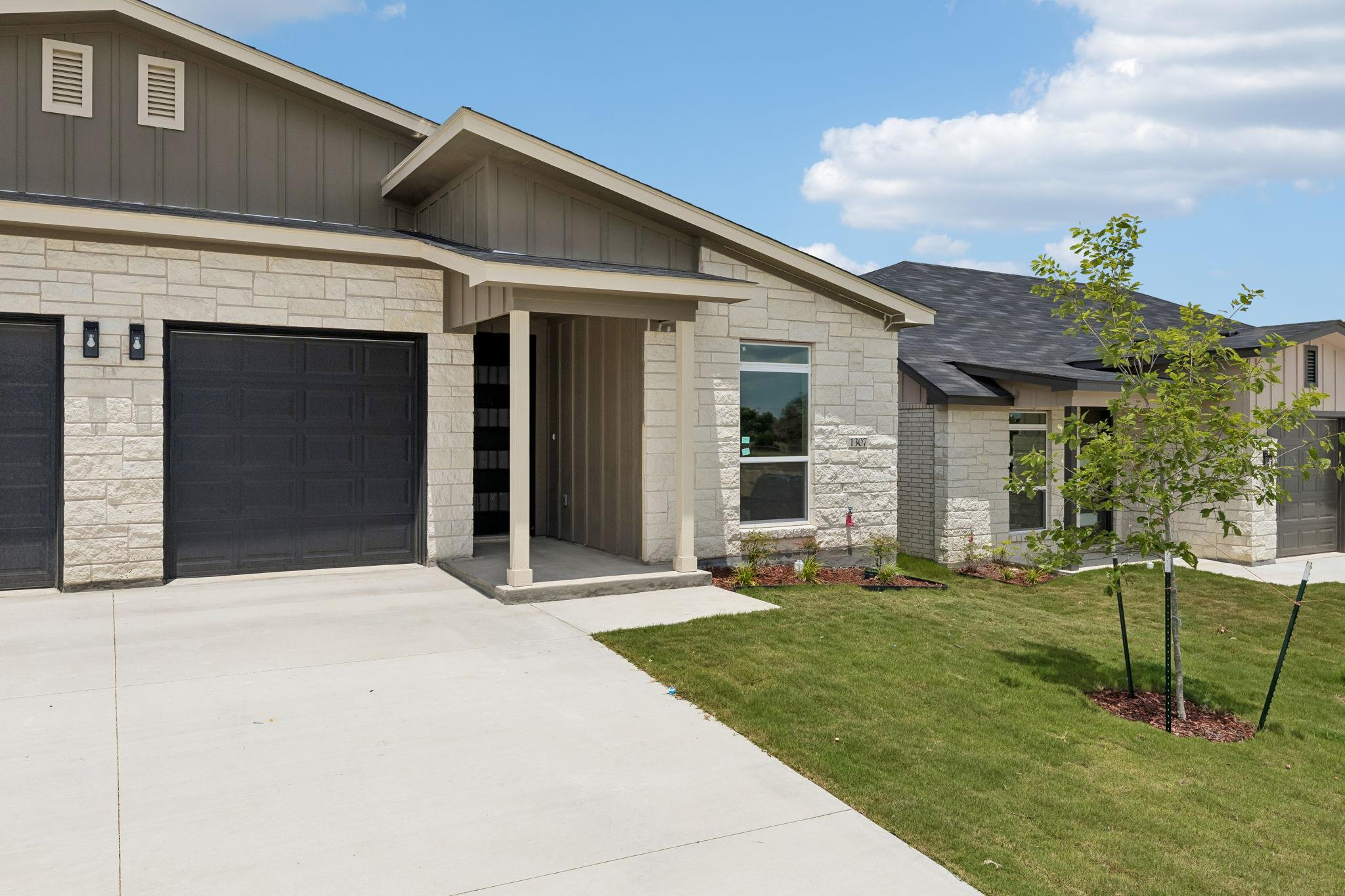 1307 Lone Pine WAY