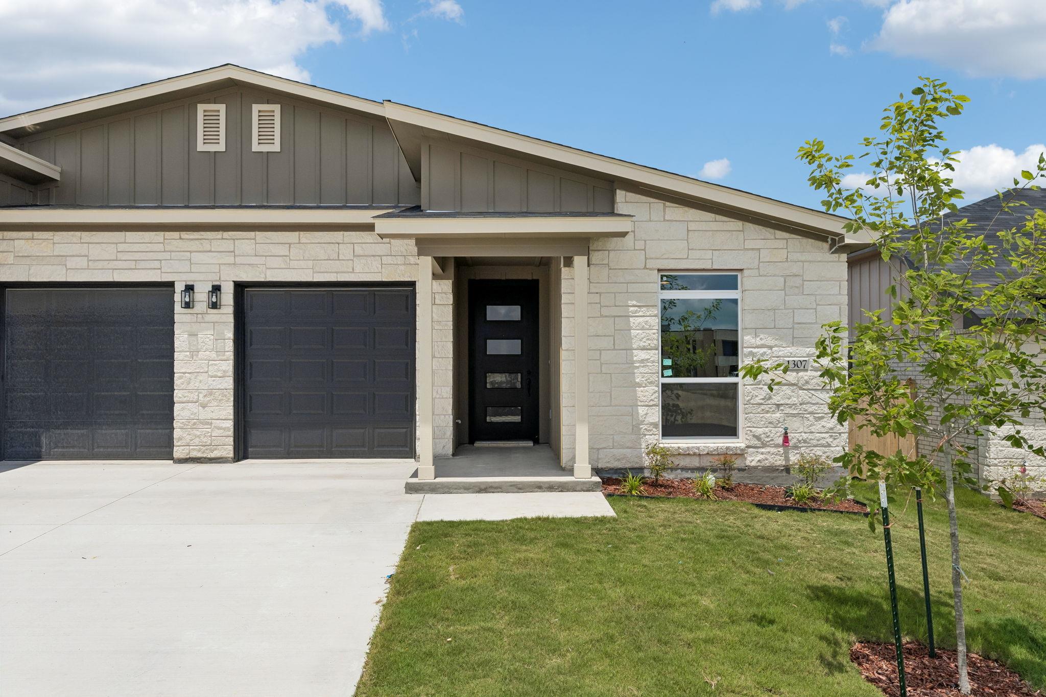 1307 Lone Pine WAY