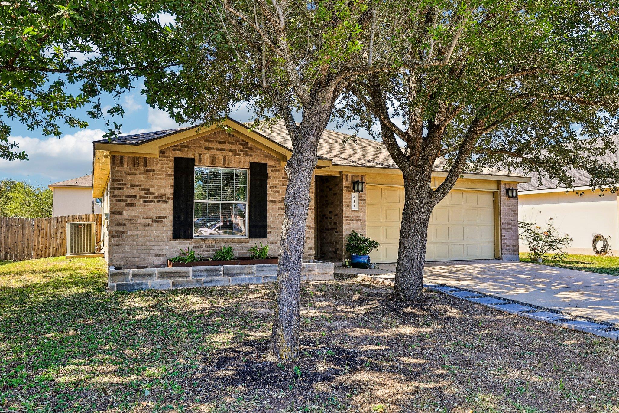 611 Decker DR