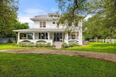 Photo of 2456 Fm 112, Taylor, TX 76574 (MLS # 5442421)