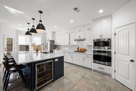 Tiny photo for 8204 Via Verde DR, Austin, TX 78739 (MLS # 3995499)