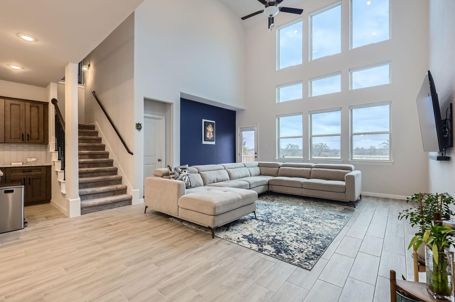 149 Woods Edge LN