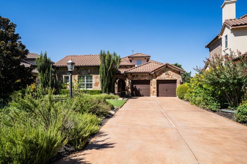 Photo of 121 Feritti DR, Lakeway, TX 78734 (MLS # 9949745)