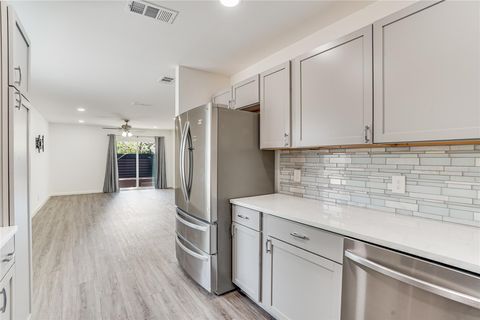 Tiny photo for 711 Buckingham PL, Austin, TX 78745 (MLS # 5692480)