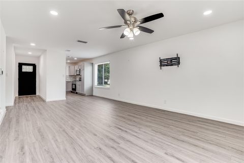 Tiny photo for 711 Buckingham PL, Austin, TX 78745 (MLS # 5692480)