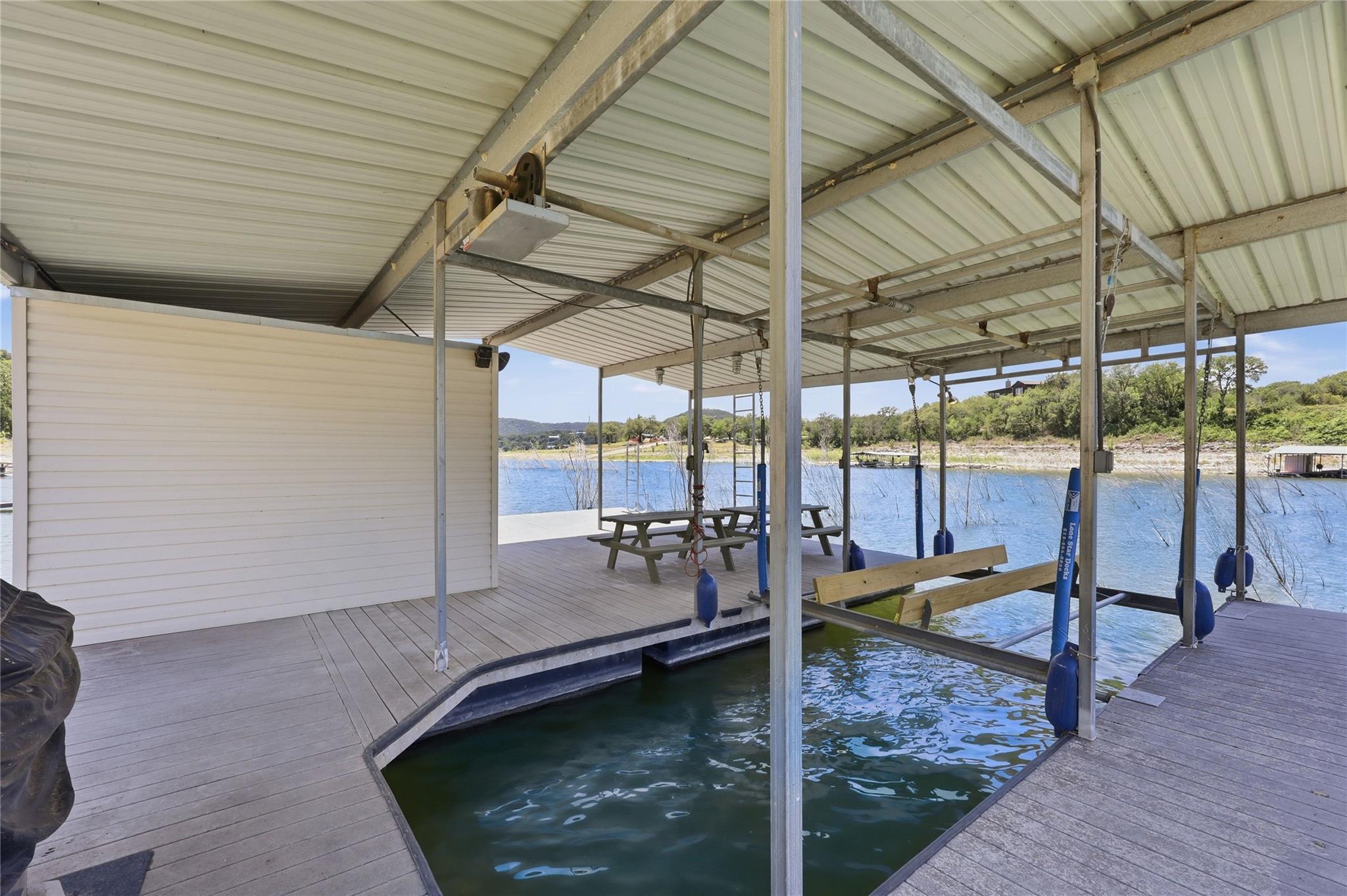 10802 Beach RD