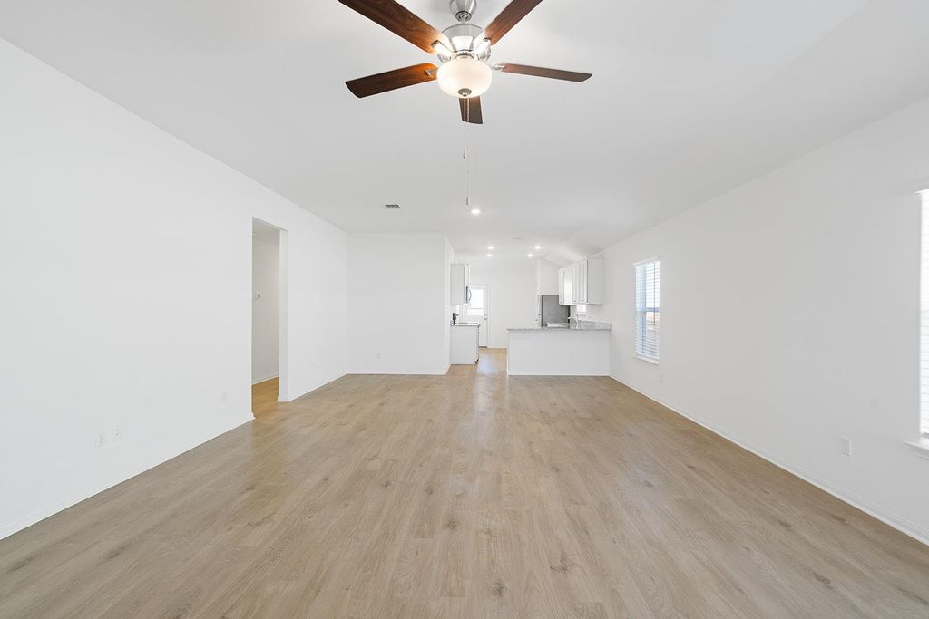 Photo of 112 Wirepass CRST, Jarrell, TX 76537 (MLS # 2171684)