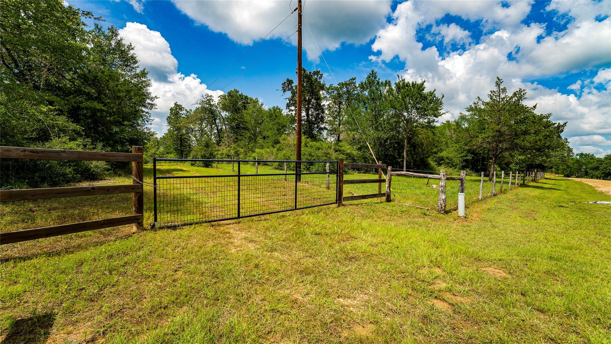 1470 22 Hills RD