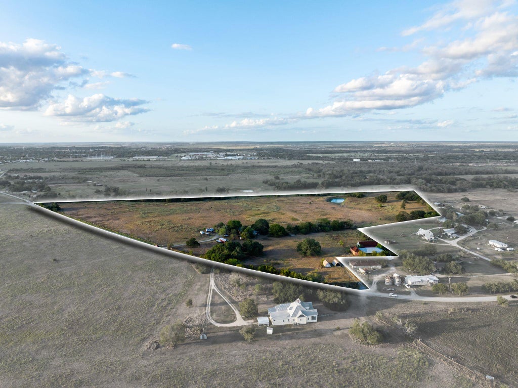 Photo of 425 Seawillow RD, Lockhart, TX 78644 (MLS # 4802724)