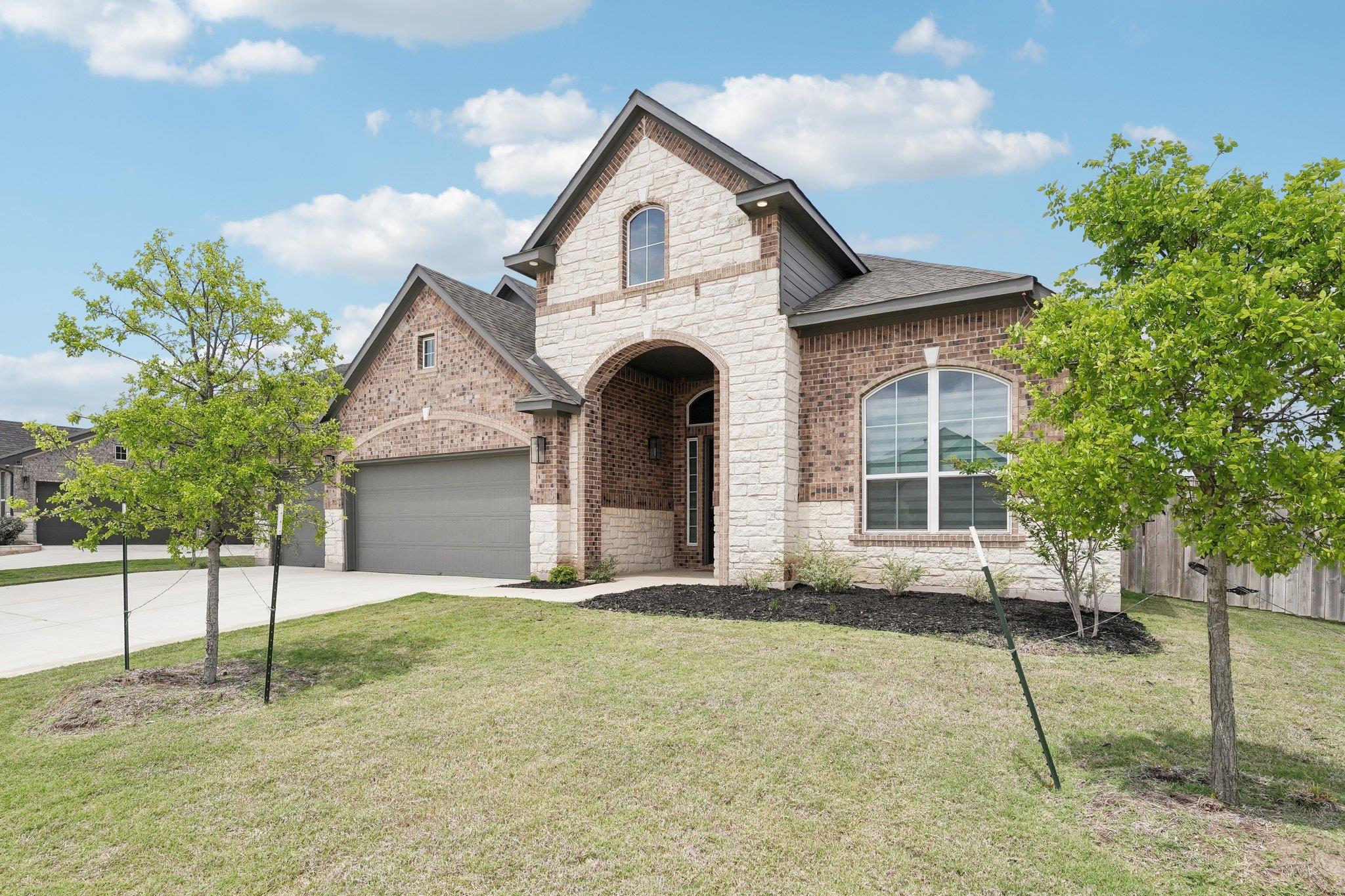 4216 Caroline Mae CV