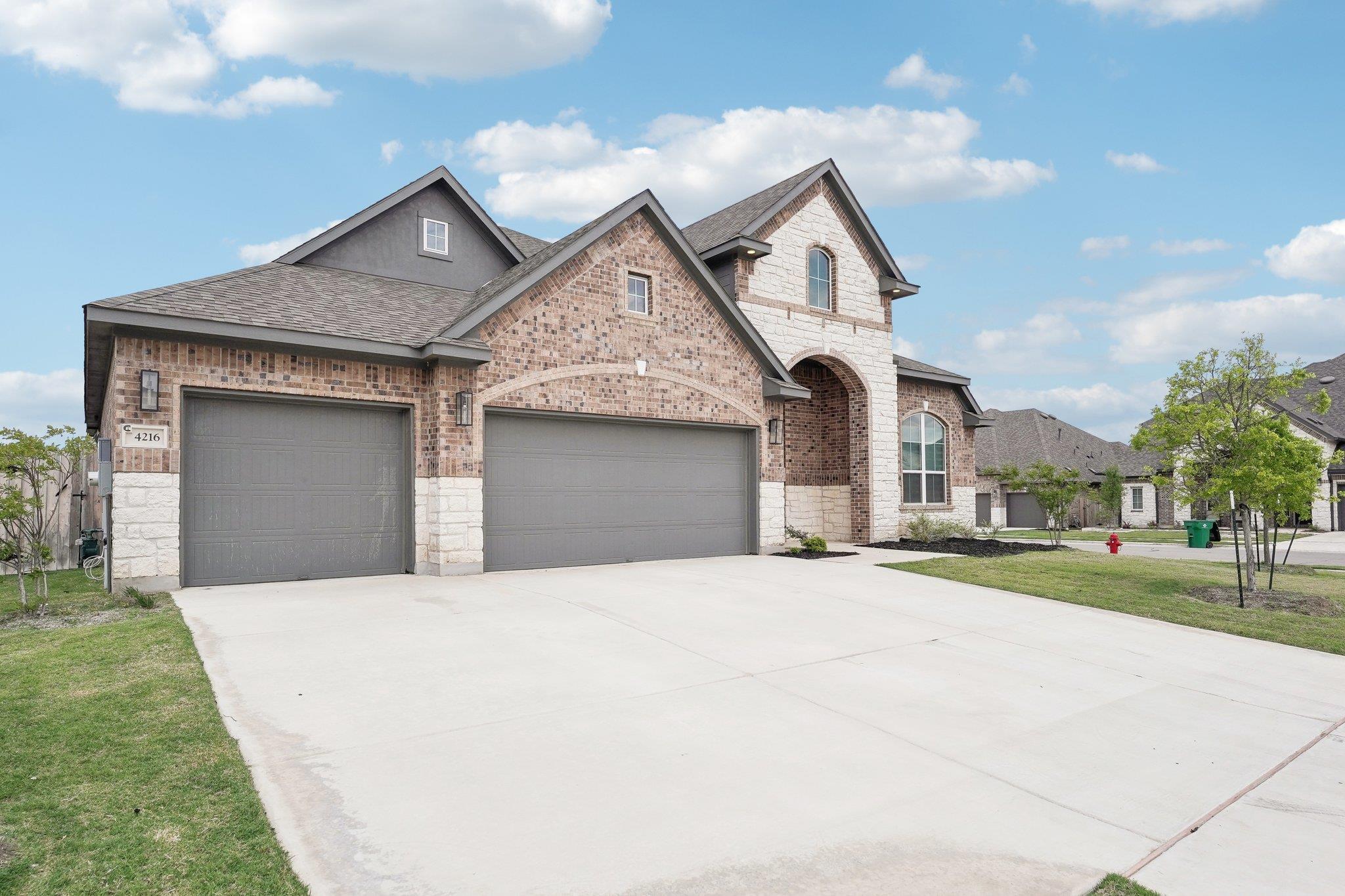 4216 Caroline Mae CV