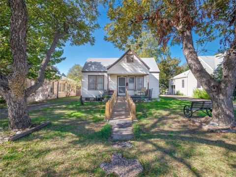 Photo of 4710 Ramsey Ave, Austin, TX 78756 (MLS # 1133091)