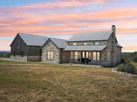 135 Scenic Vista DR Fredericksburg TX 78624