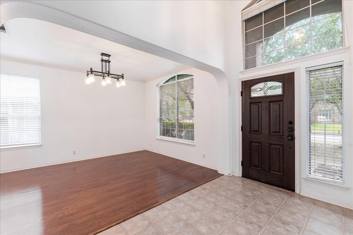 1253 Fall Creek LOOP