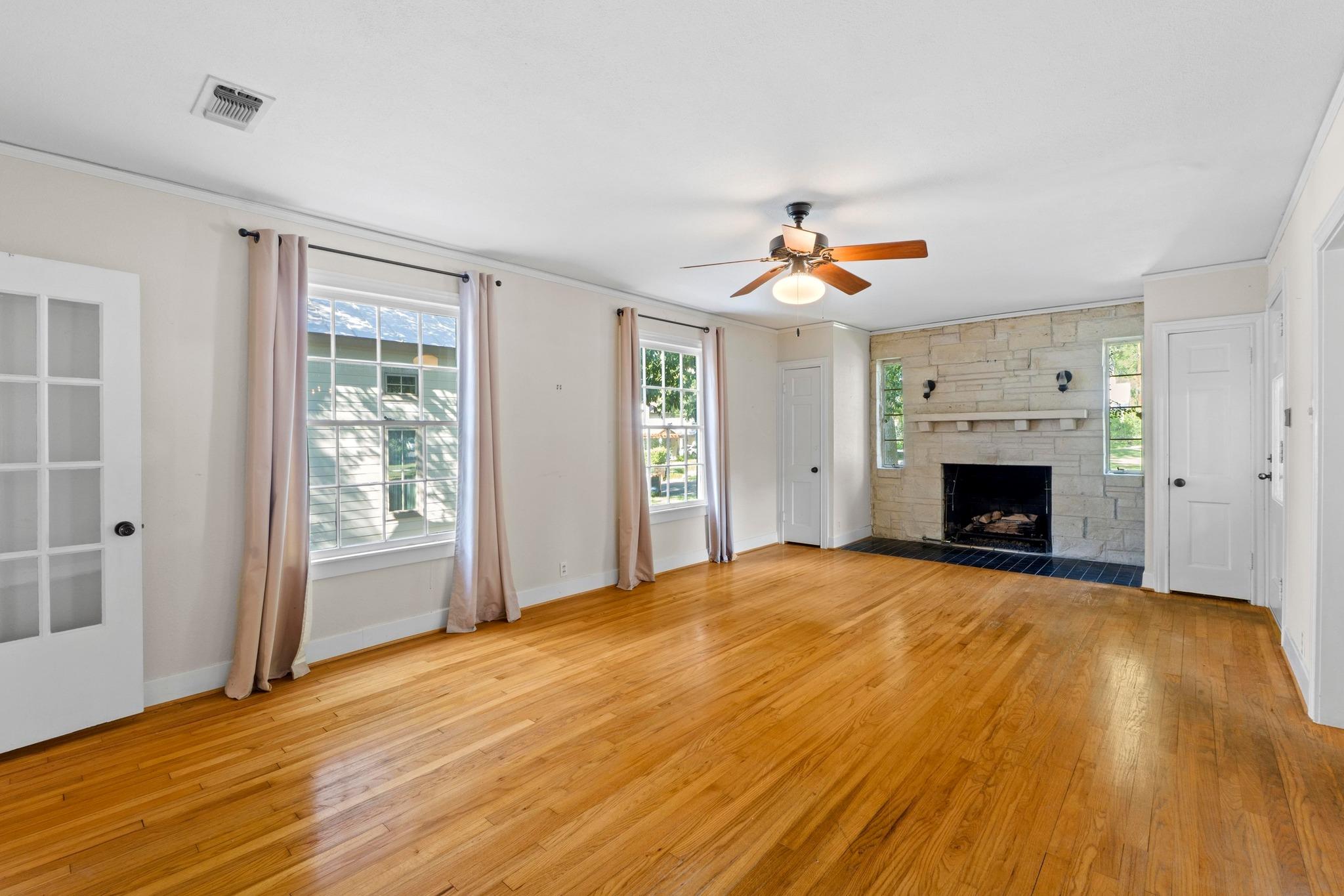 2101 Stamford LN