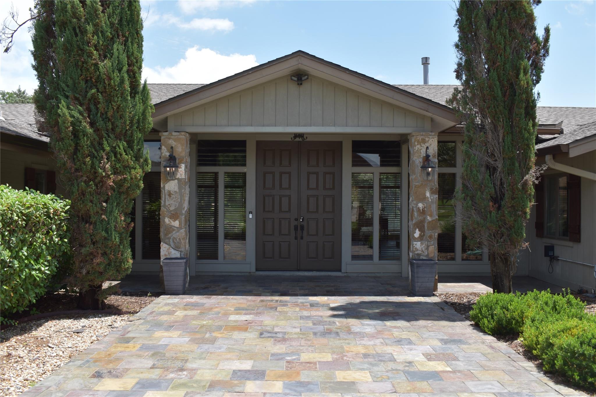 311 Oleander DR