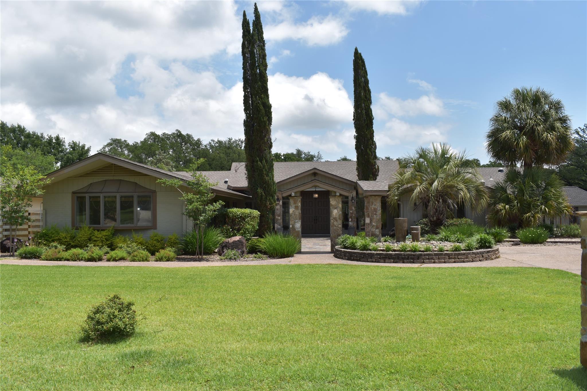 311 Oleander DR