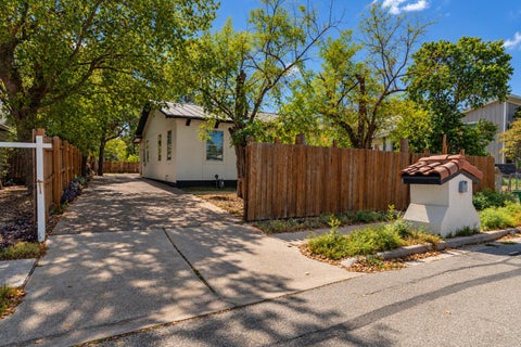 Tiny photo for 6707 Santos ST, Austin, TX 78741 (MLS # 1426037)