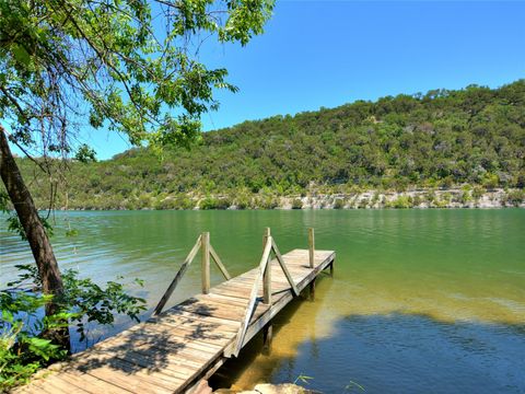 Photo of 302 Lago Verde RD, Lakeway, TX 78734 (MLS # 2763890)