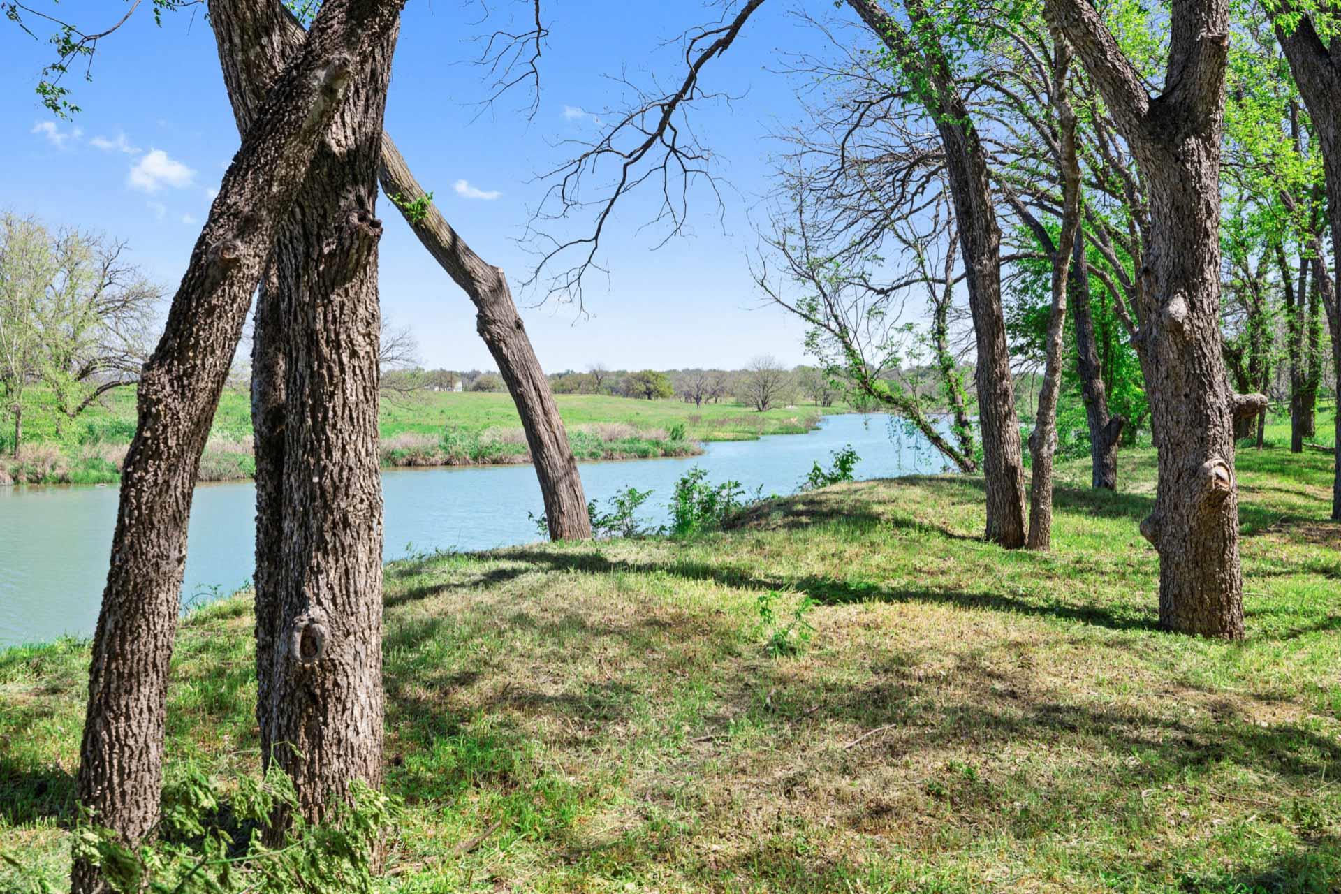 571 Ranch Road 1