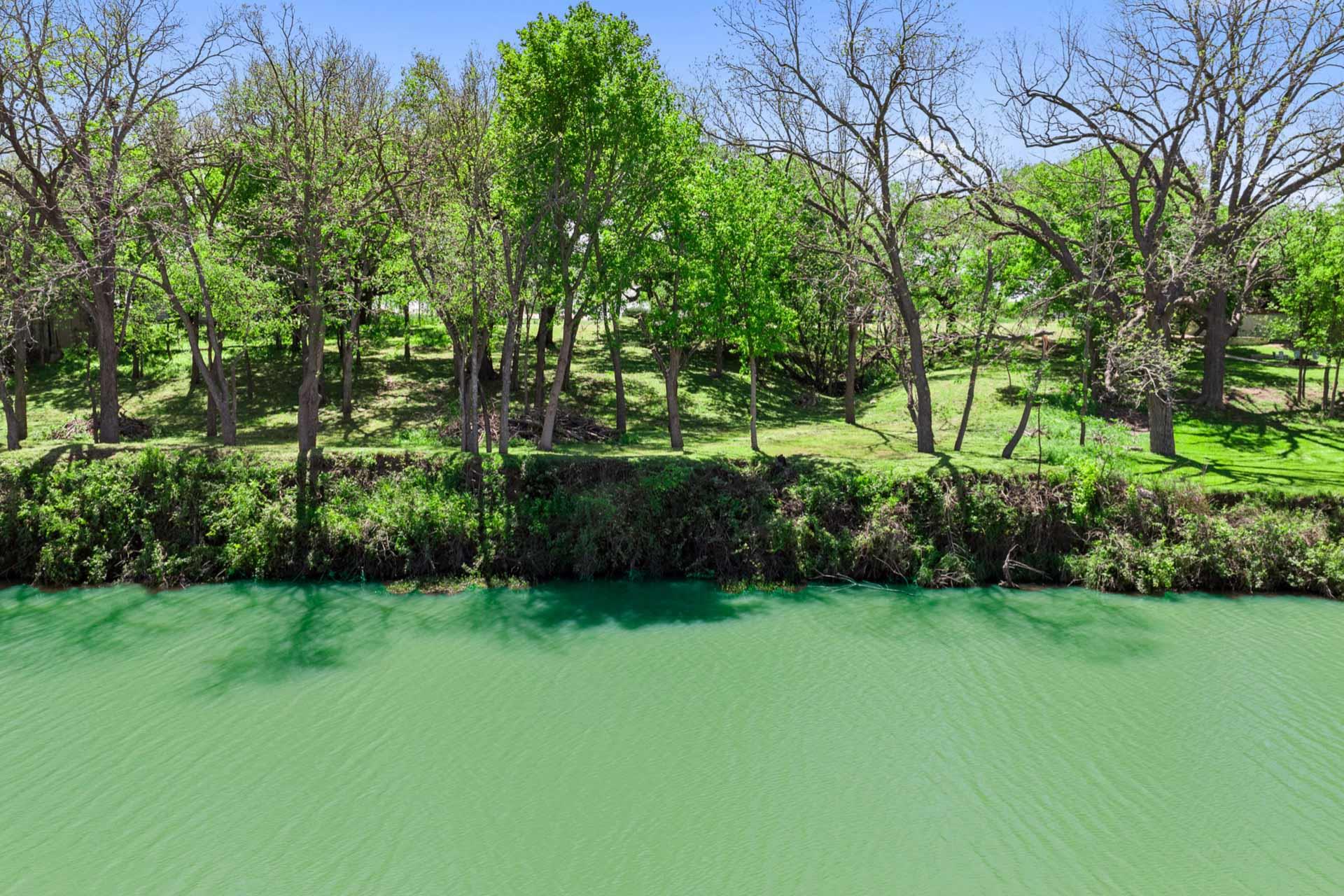 571 Ranch Road 1