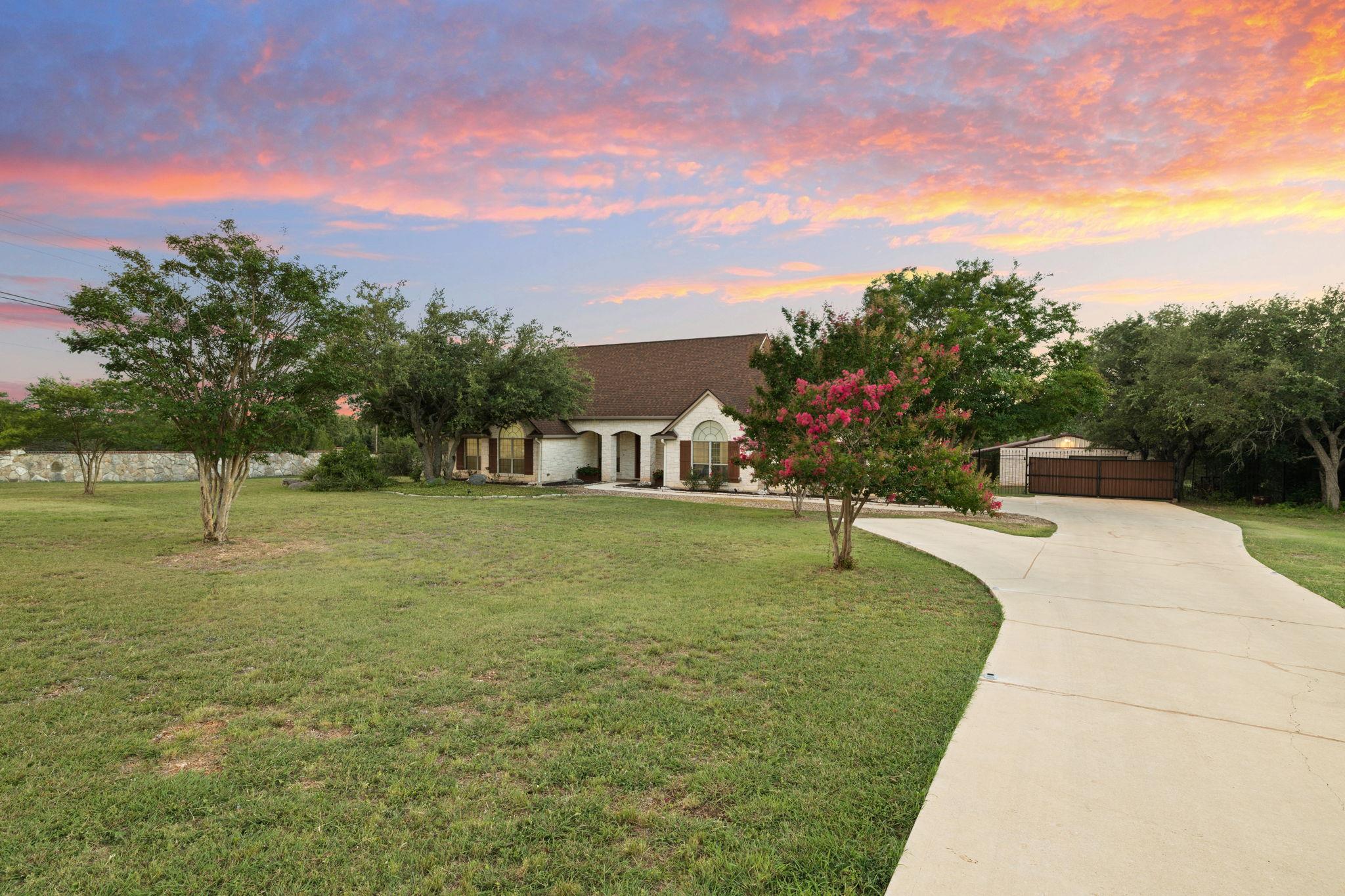 781 Woodland DR