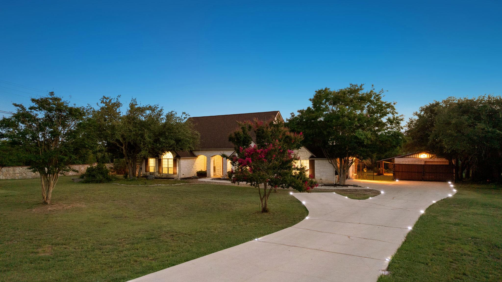 781 Woodland DR