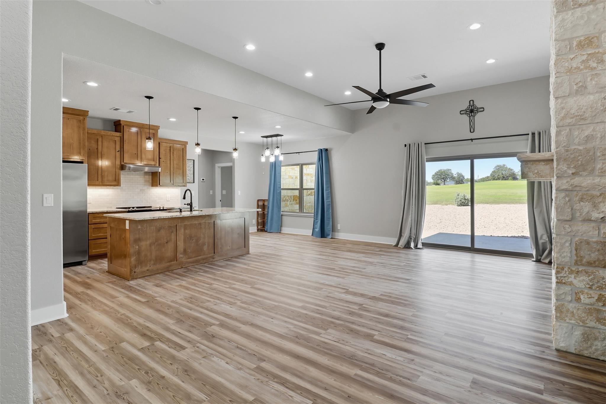 214 Oak Grove PKWY