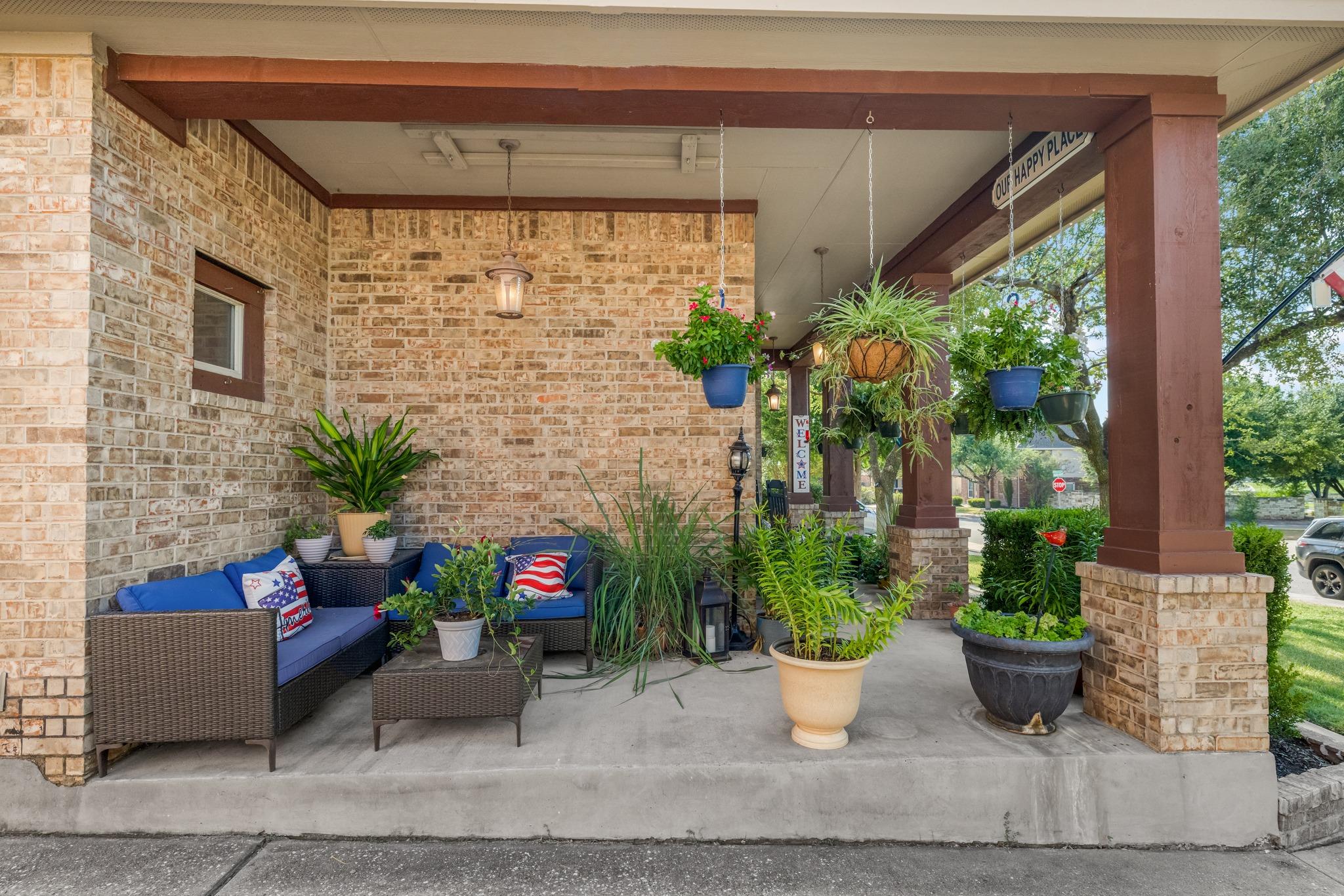 1205 Augusta Bend DR