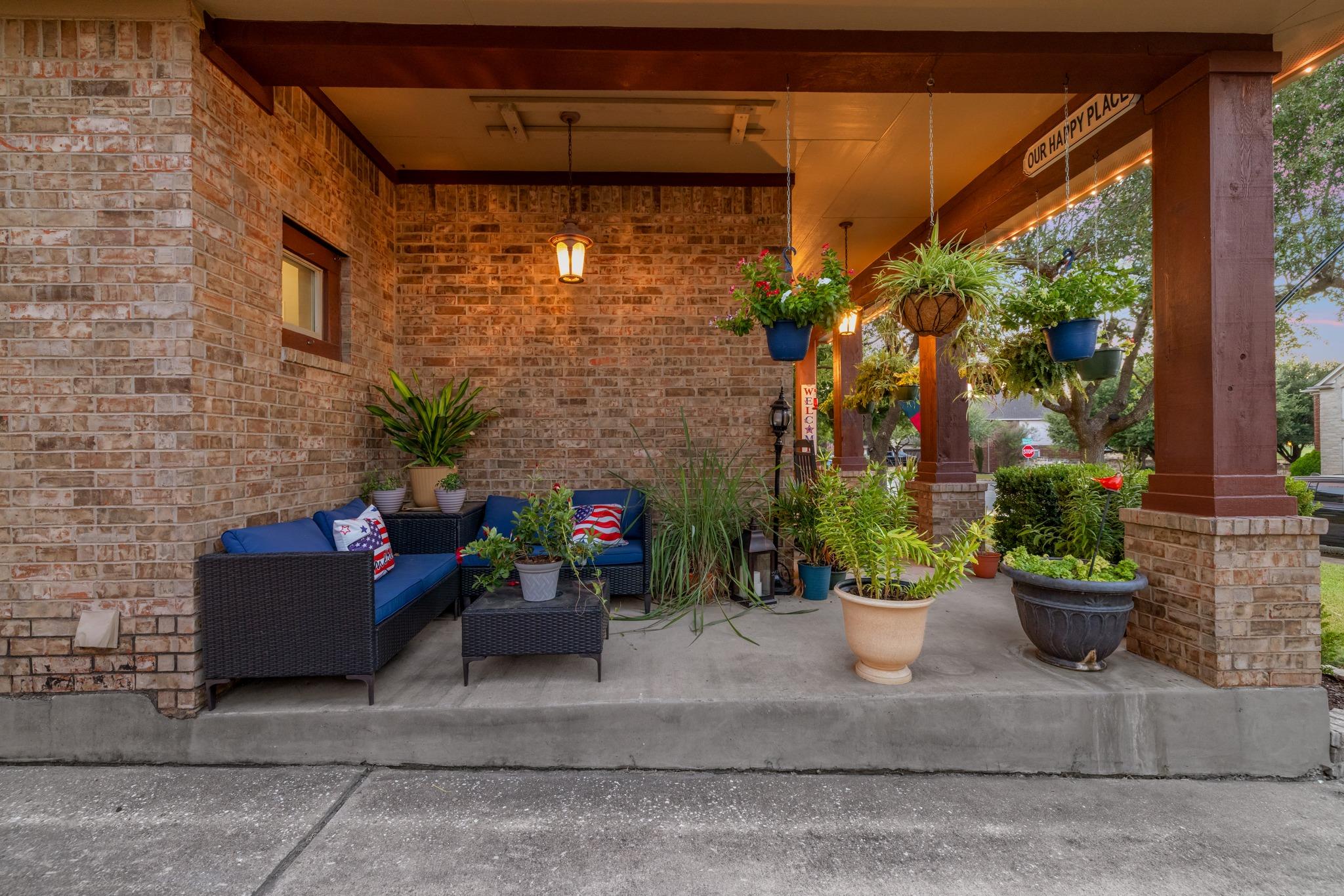 1205 Augusta Bend DR