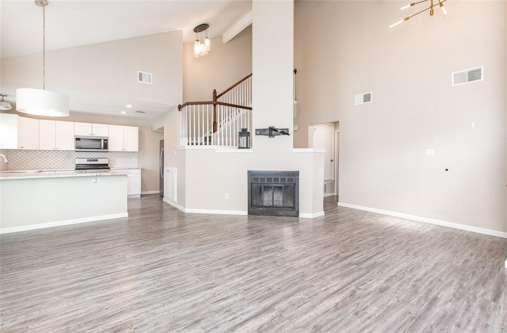 Austin, Texas 78728, United States, 3 Bedrooms Bedrooms, ,2 BathroomsBathrooms,Residential,Pending,45387