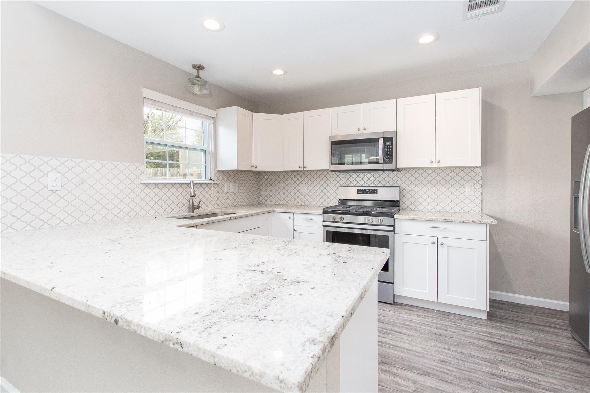 Austin, Texas 78728, United States, 3 Bedrooms Bedrooms, ,2 BathroomsBathrooms,Residential,Pending,45387