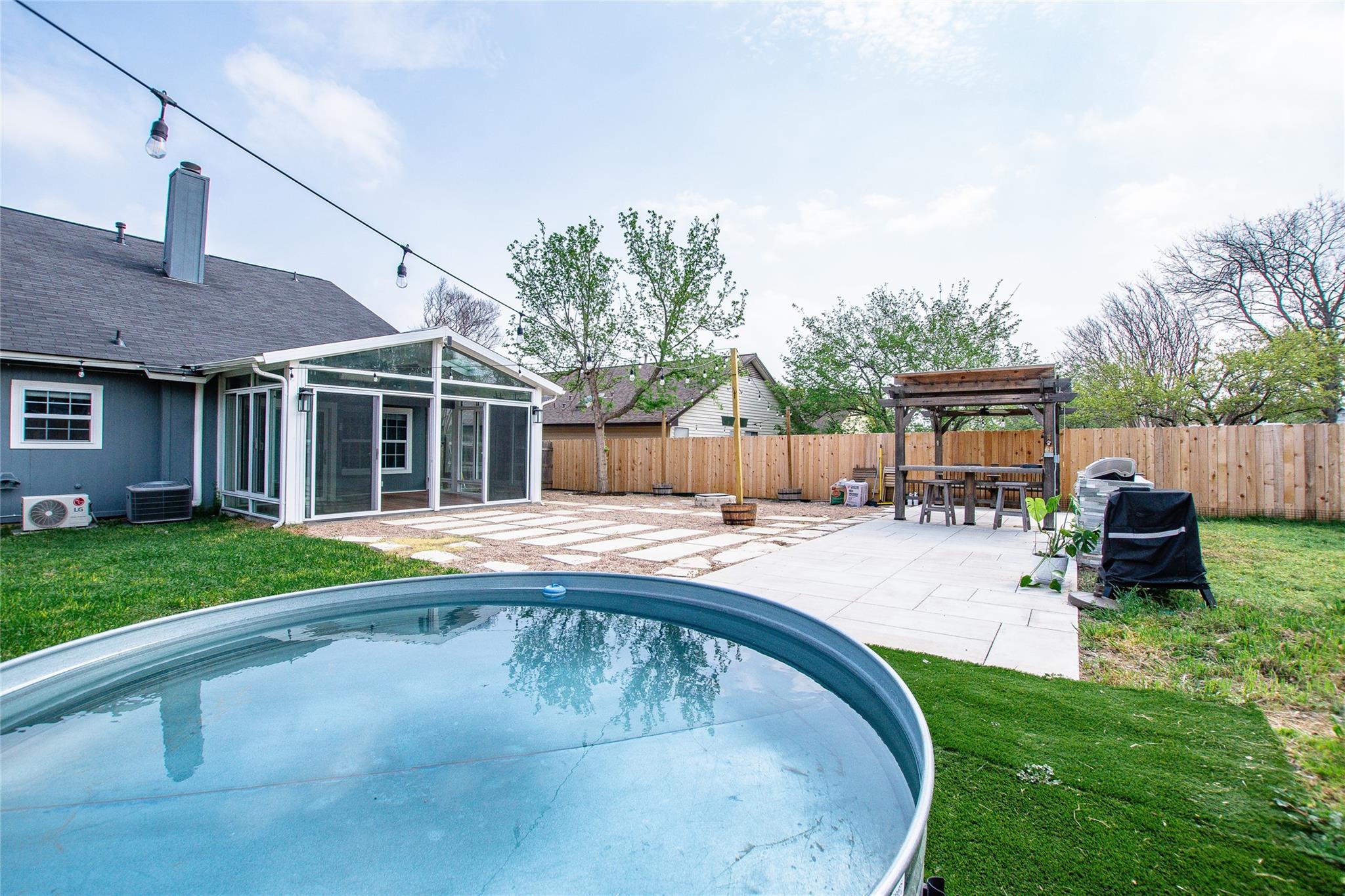 Austin, Texas 78728, United States, 3 Bedrooms Bedrooms, ,2 BathroomsBathrooms,Residential,Pending,45387