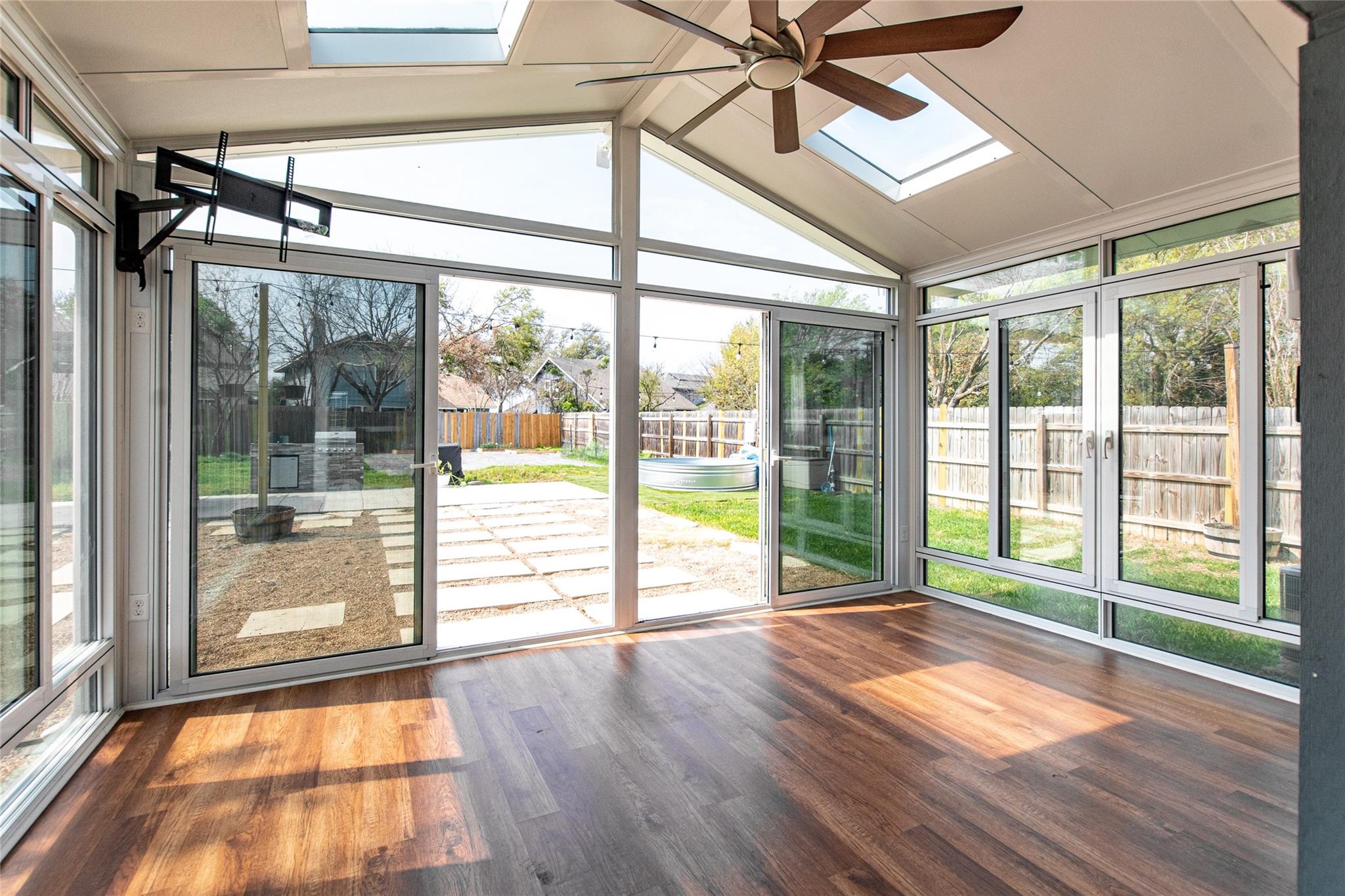 Austin, Texas 78728, United States, 3 Bedrooms Bedrooms, ,2 BathroomsBathrooms,Residential,Pending,45387